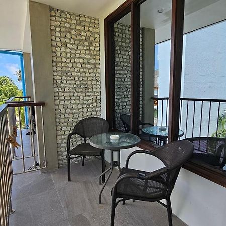 Dhigurah Cottage Exterior photo