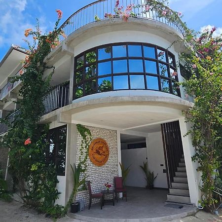 Dhigurah Cottage Exterior photo
