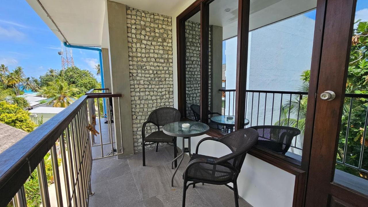 Dhigurah Cottage Exterior photo